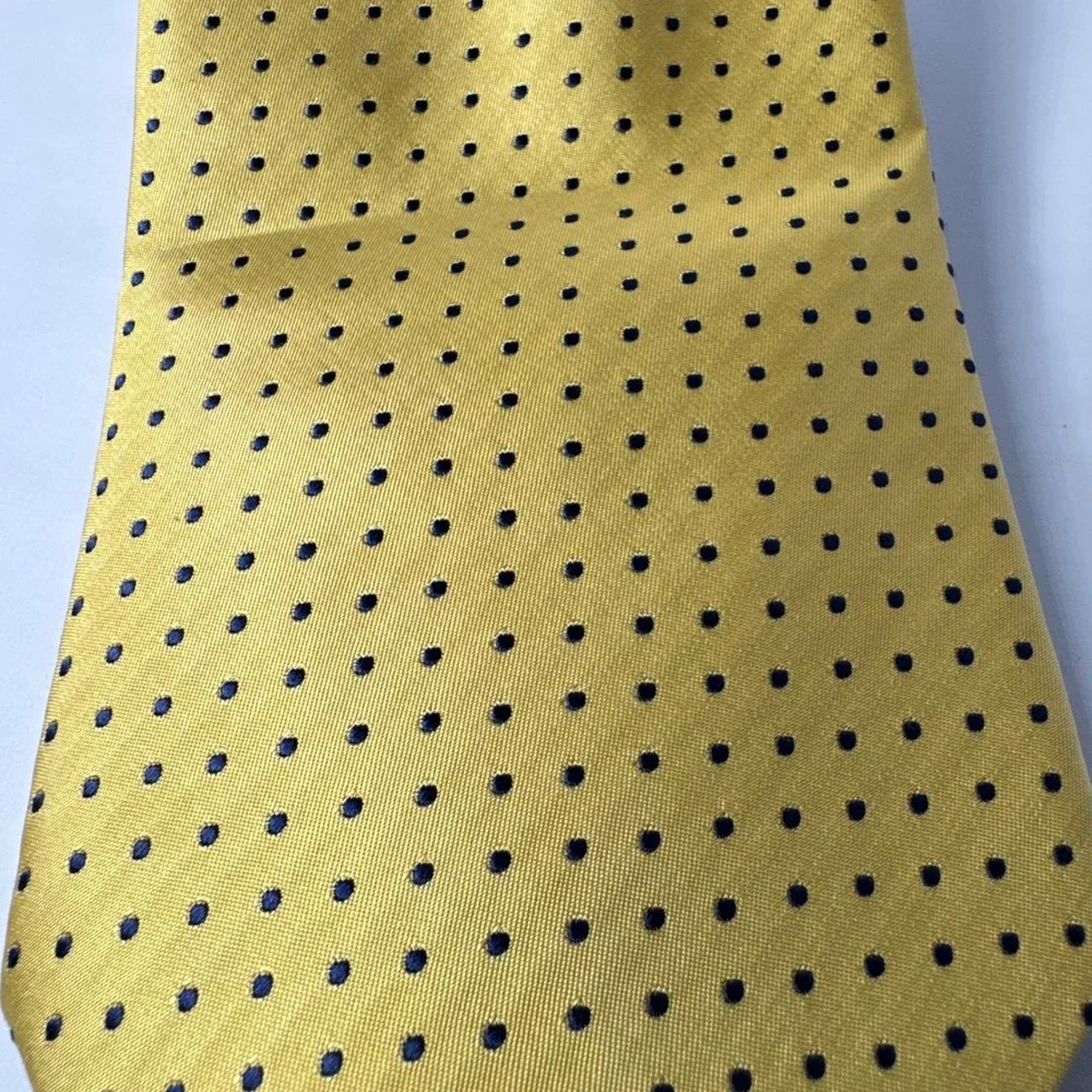 Van Heusen Men's Yellow Silk Polka Dot‎ Necktie Navy Blue Dots Stain Resistant